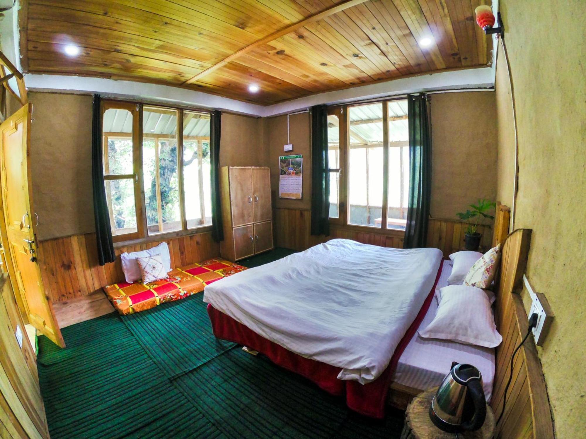 Tirthan Ecostay Gushaini エクステリア 写真